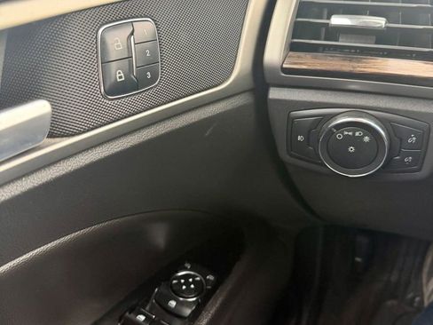 Used 2016 Ford Fusion SE w/ Equipment Group 202A AWD/4WD image 31