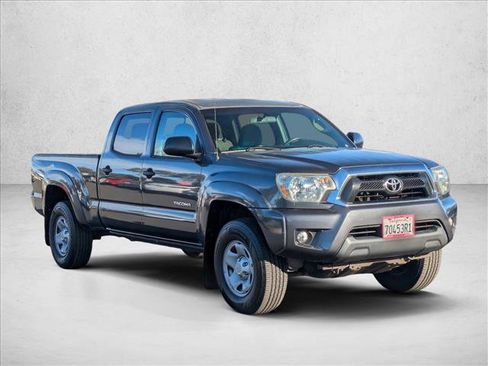 Used 2014 Toyota Tacoma PreRunner image 3
