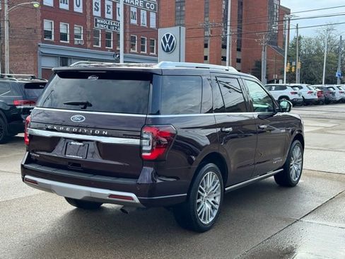 Used 2023 Ford Expedition Platinum AWD/4WD image 5