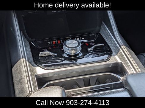 Used 2024 Jeep Wagoneer L Series III w/ Flexible Seating Group AWD/4WD image 17