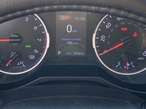 Used 2022 Toyota RAV4 XLE w/ XLE Grade Weather Package image 7