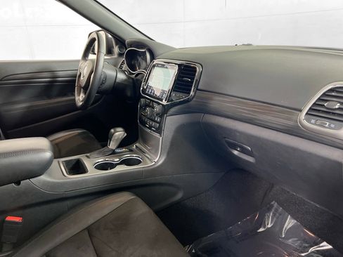 Used 2022 Jeep Grand Cherokee Laredo X AWD/4WD image 30