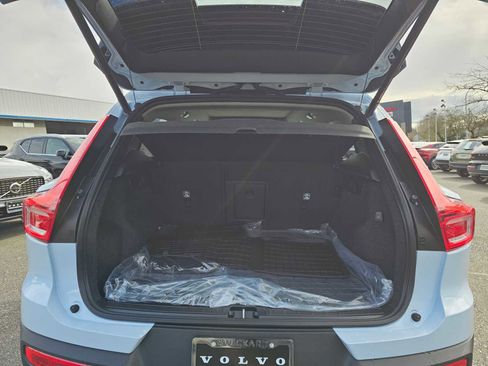 New 2026 Volvo XC40 B5 Ultra w/ Climate Package image 16