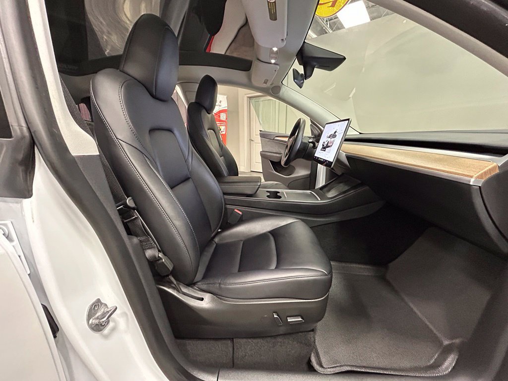 Used 2022 Tesla Model Y Performance AWD/4WD image 45