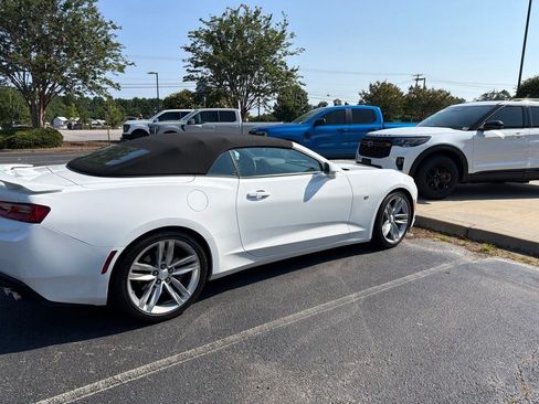 Used 2018 Chevrolet Camaro SS RWD image 13