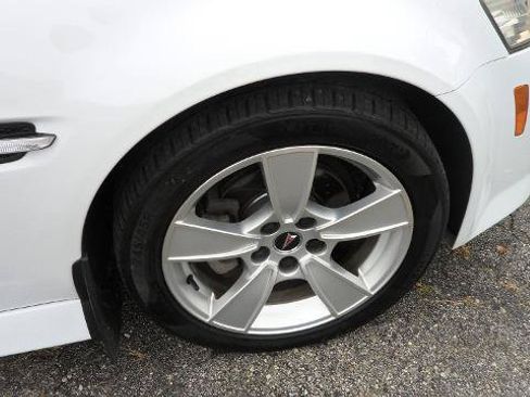 Used 2008 Pontiac G8 w/ Premium Package RWD image 16