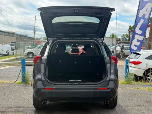 Used 2022 Toyota RAV4 LE AWD/4WD image 7