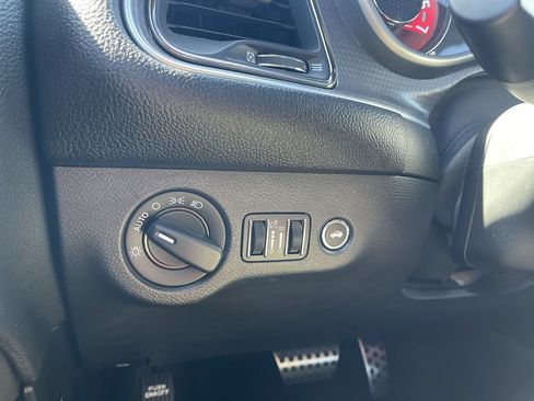 Used 2016 Dodge Challenger SRT Hellcat RWD image 17