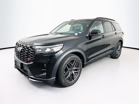 Used 2025 Ford Explorer ST AWD/4WD image 3