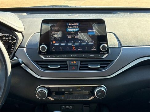 Used 2024 Nissan Altima 2.5 SR image 14