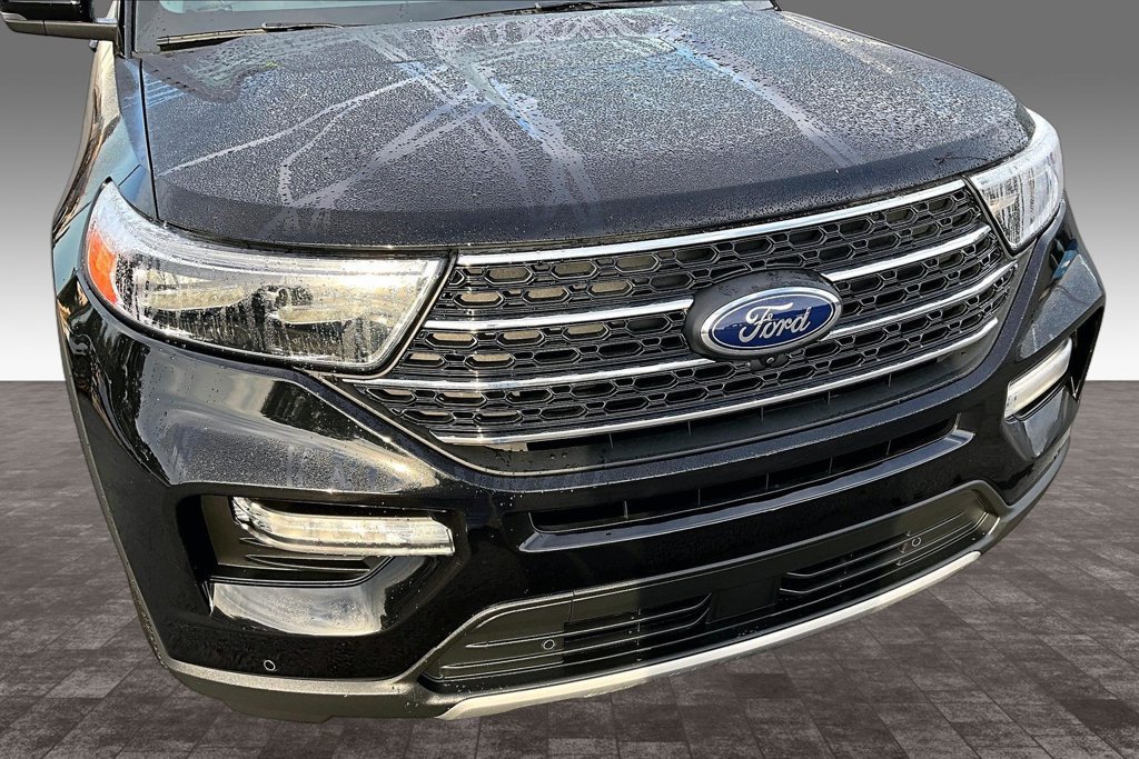 Used 2023 Ford Explorer XLT w/ Equipment Group 202A AWD/4WD image 30