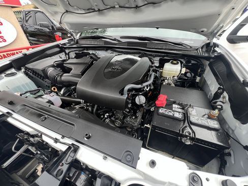 Used 2022 Toyota Tacoma TRD Off-Road w/ Technology Package image 36