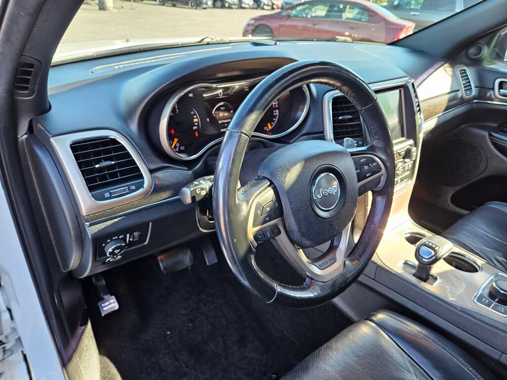 Used 2015 Jeep Grand Cherokee Limited w/ Luxury Group II AWD/4WD image 19