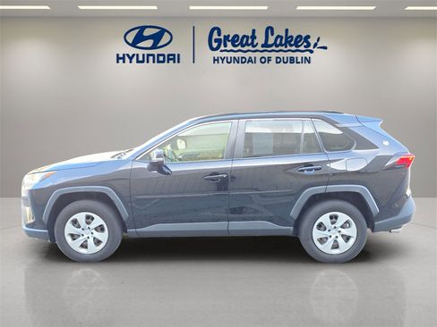 Used 2019 Toyota RAV4 LE image 2