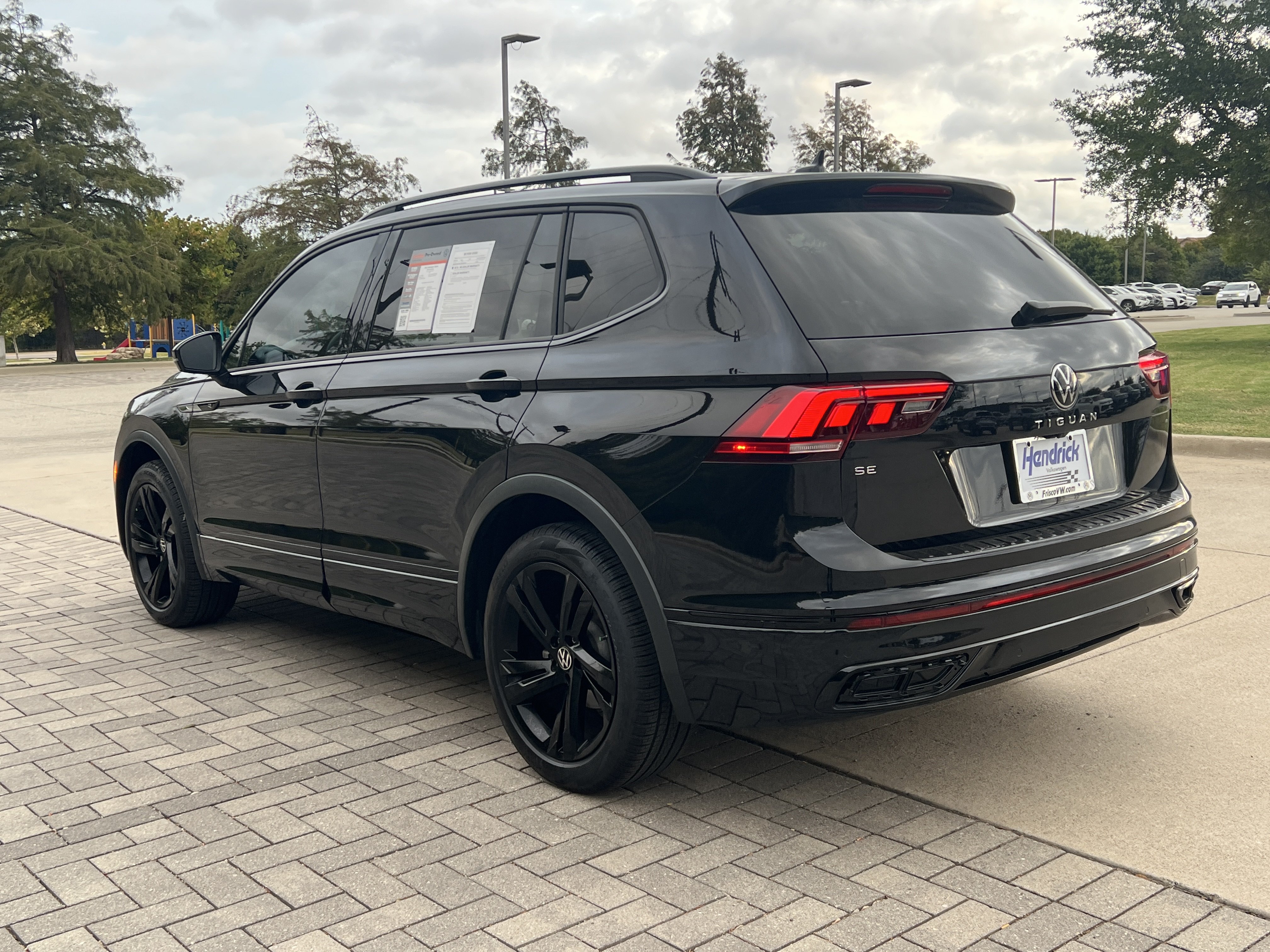 Certified 2023 Volkswagen Tiguan SE R-Line FWD image 7