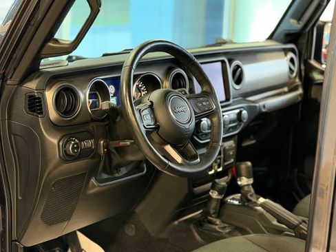 Used 2022 Jeep Gladiator Sport AWD/4WD image 16