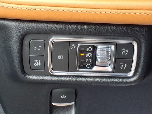Certified 2022 Lincoln Nautilus Black Label AWD/4WD image 17