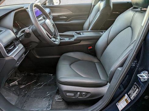 Used 2025 Toyota Grand Highlander FWD image 15