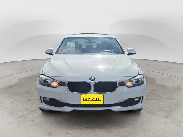 Used 2014 BMW 320i xDrive Sedan AWD/4WD image 2