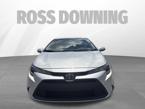 Used 2024 Toyota Corolla LE FWD image 2