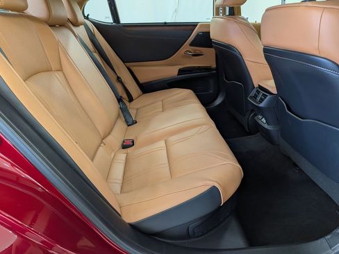 Certified 2024 Lexus ES 300h Ultra Luxury w/ Accessory Package (Z2) image 35