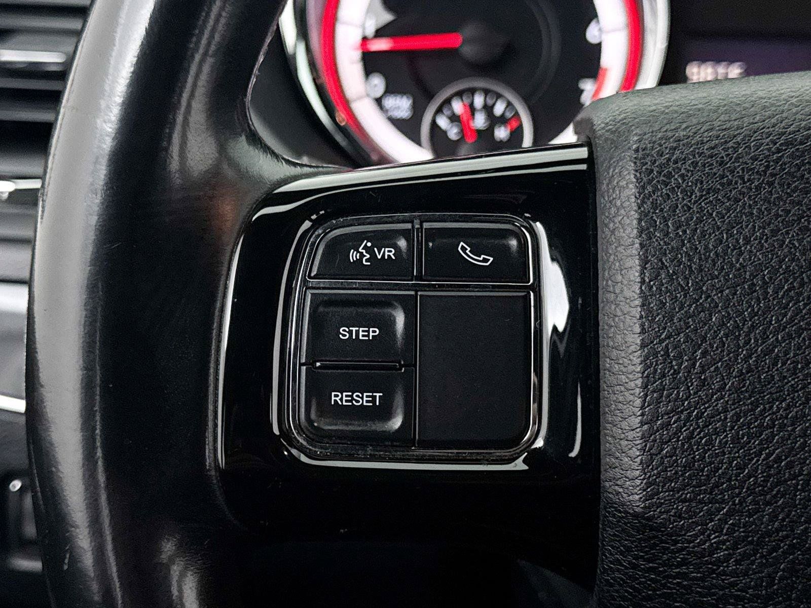 Used 2017 Dodge Grand Caravan SE FWD image 25