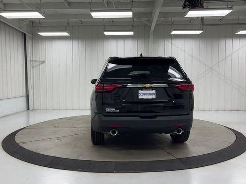 Used 2023 Chevrolet Traverse LS FWD image 7