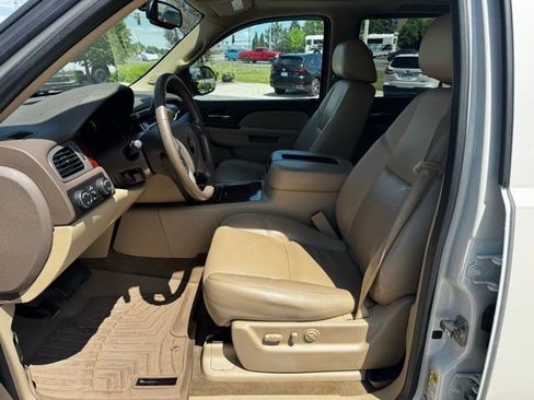 Used 2012 Chevrolet Avalanche LTZ AWD/4WD image 17