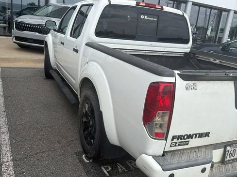 Used 2019 Nissan Frontier SV w/ Value Truck Package RWD image 2