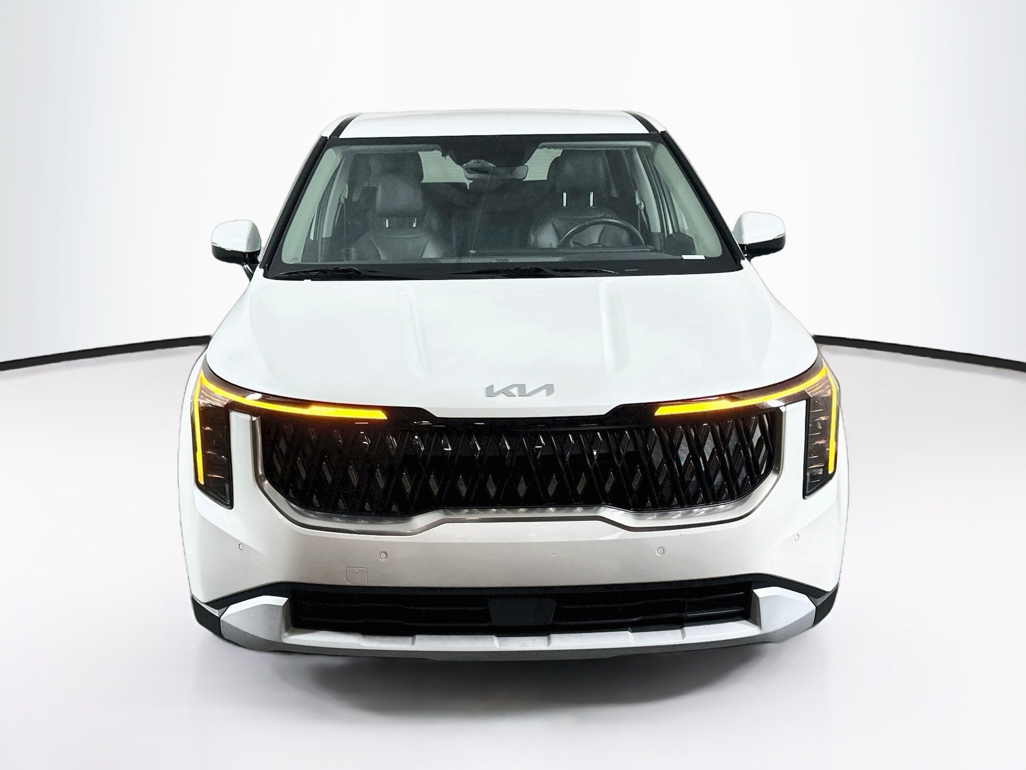 Used 2026 Kia Carnival FWD image 2