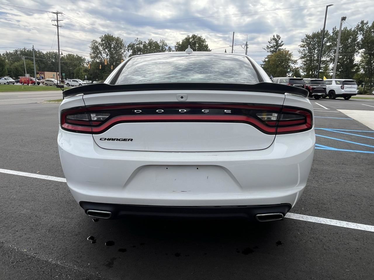 Used 2016 Dodge Charger SXT w/ Blacktop Package RWD image 6