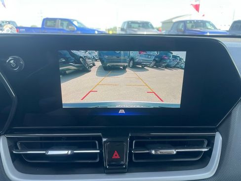 Used 2025 Chevrolet TrailBlazer LT AWD/4WD image 16