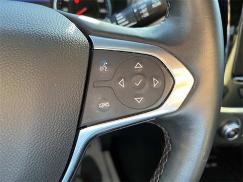 Used 2023 Chevrolet Traverse LT image 30