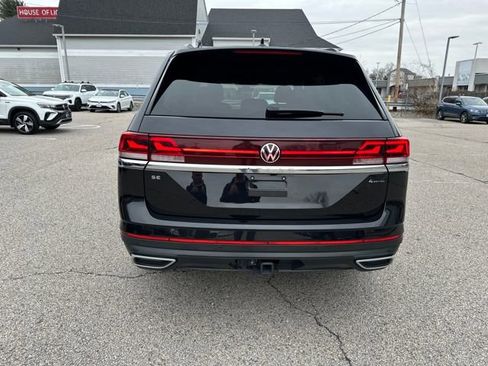 Certified 2025 Volkswagen Atlas SE image 8