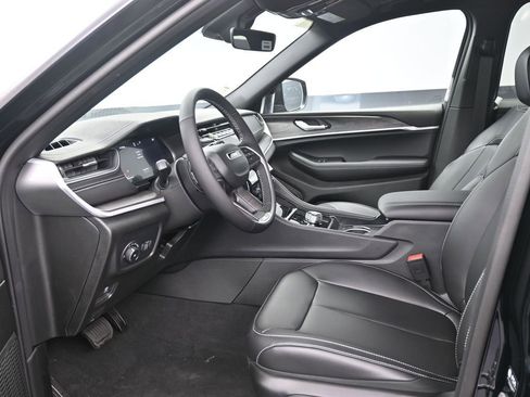 New 2025 Jeep Grand Cherokee Limited w/ Trailer Tow Package image 17