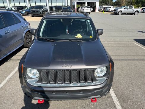 Used 2018 Jeep Renegade Trailhawk w/ Cold Weather Group II AWD/4WD image 2
