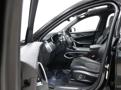 Used 2021 Jaguar F-PACE SVR image 14