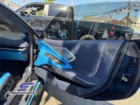 Used 2021 Chevrolet Corvette Stingray Premium Conv w/ Z51 Performance Package image 6