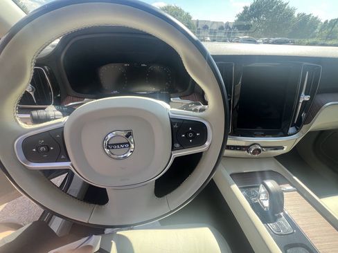 Used 2022 Volvo S60 B5 Momentum AWD/4WD image 14