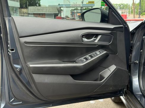 Used 2025 Honda Accord SE image 18