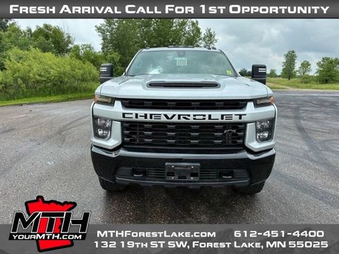 Used 2022 Chevrolet Silverado 2500 Custom w/ Custom Value Package AWD/4WD image 3