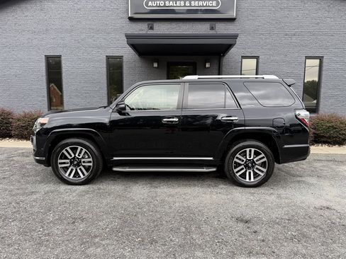 Used 2016 Toyota 4Runner Limited AWD/4WD image 2