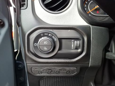 Used 2026 Jeep Gladiator Sport AWD/4WD image 17
