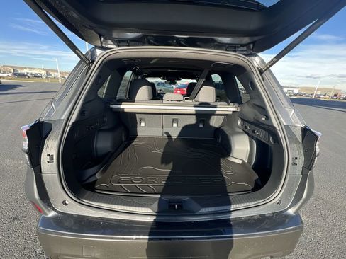 Used 2025 Subaru Forester Premium image 26