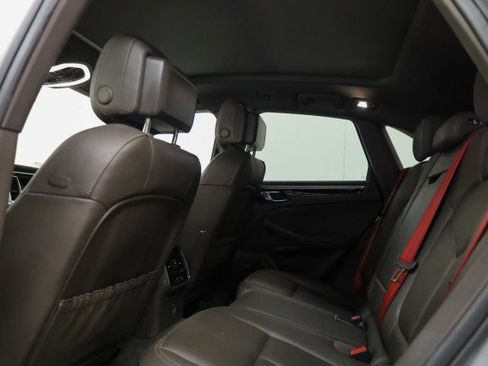 Used 2018 Porsche Macan image 19