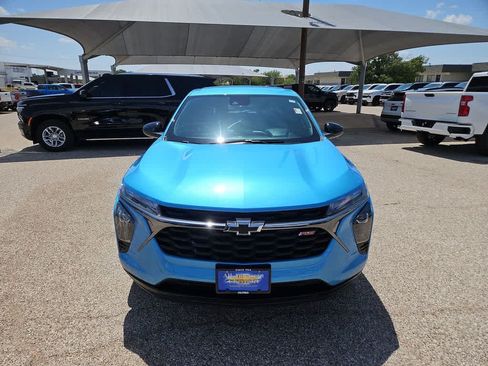 Used 2025 Chevrolet Trax RS w/ Driver Confidence Package FWD image 3