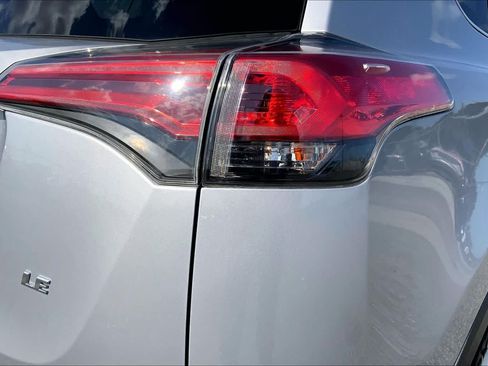 Used 2017 Toyota RAV4 LE FWD image 30