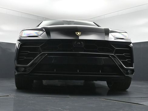 Used 2022 Lamborghini Urus AWD/4WD image 29
