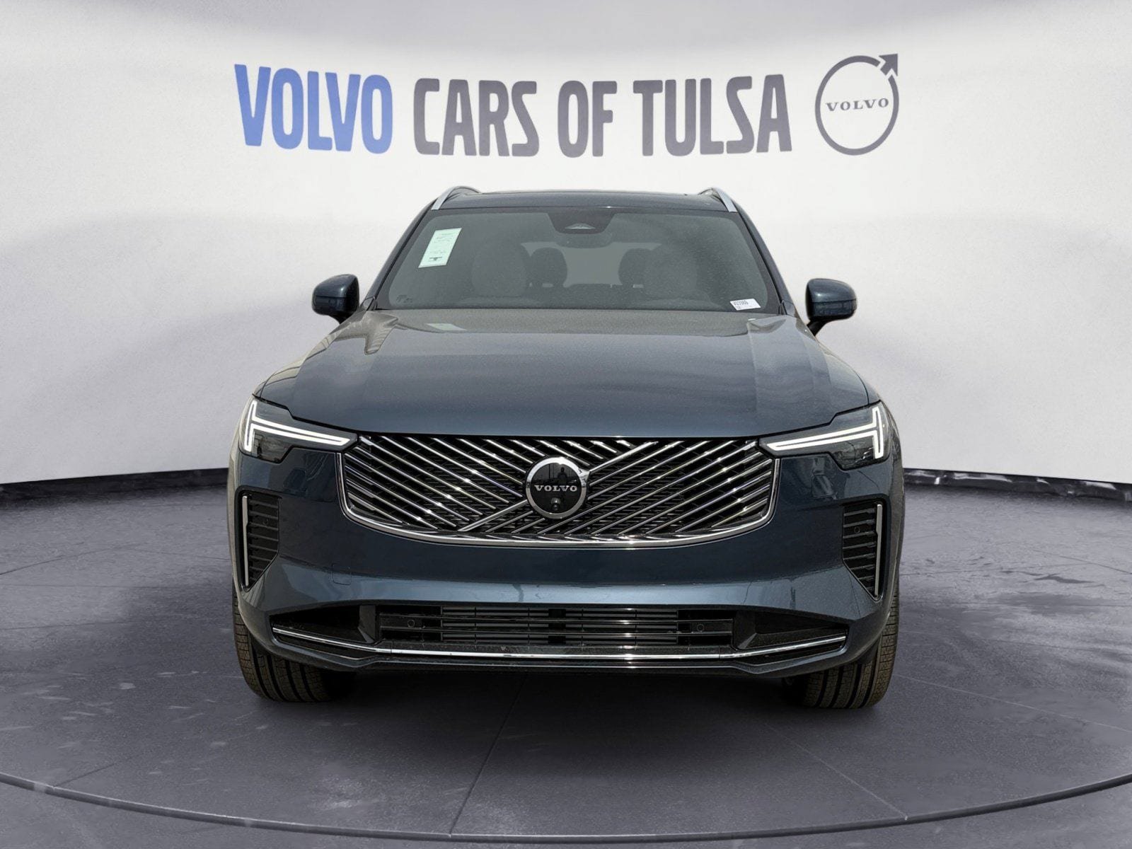 New 2026 Volvo XC90 T8 Plus w/ Protection Package Premier AWD/4WD image 8