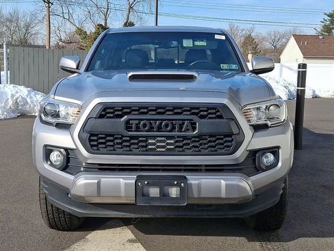 Used 2020 Toyota Tacoma TRD Sport image 2